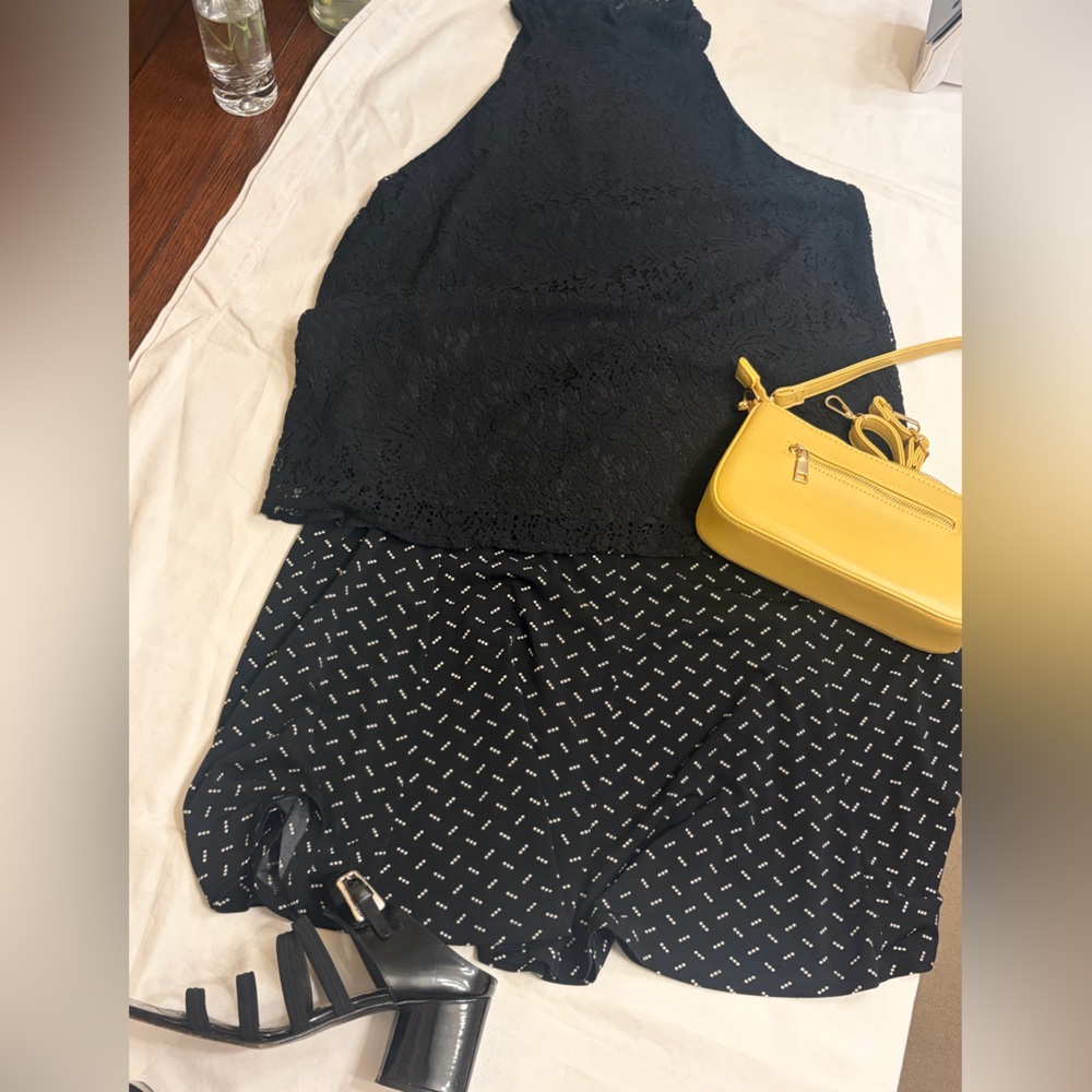 Express Black Lace Sleeveless Blouse - Picture 4 of 7